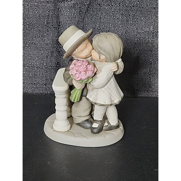 Pretty as a picture Other - Kim Anderson Pretty As A Picture One Of Lifes Sweetest Moments 4.5” Figurine